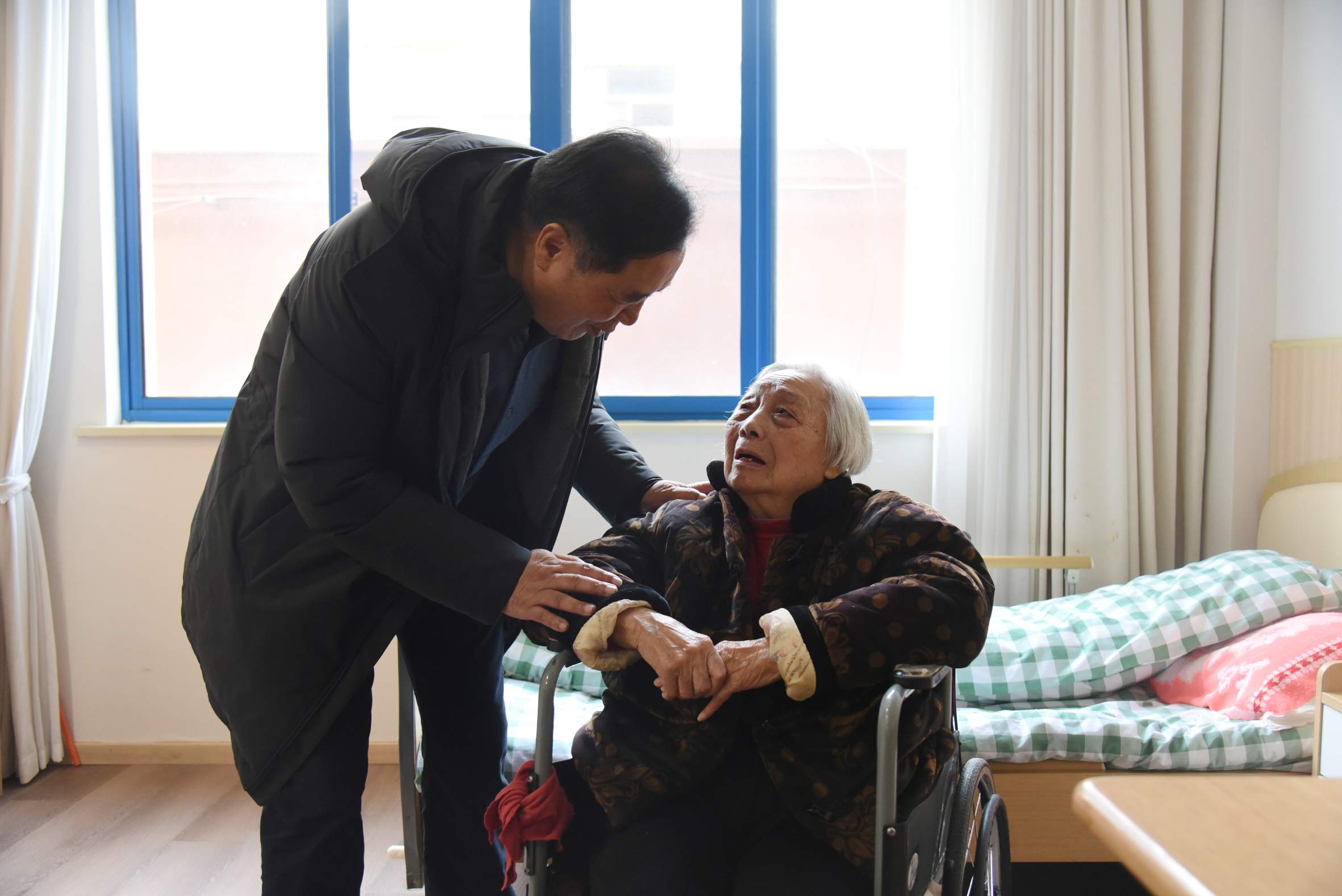 新春慰问 寒冬送暖——安徽天康集团开展春节前走访慰问活