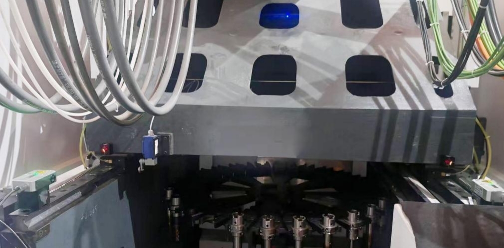 PLR3000光纖激光尺用于超精密機床光學元件加工.jpg